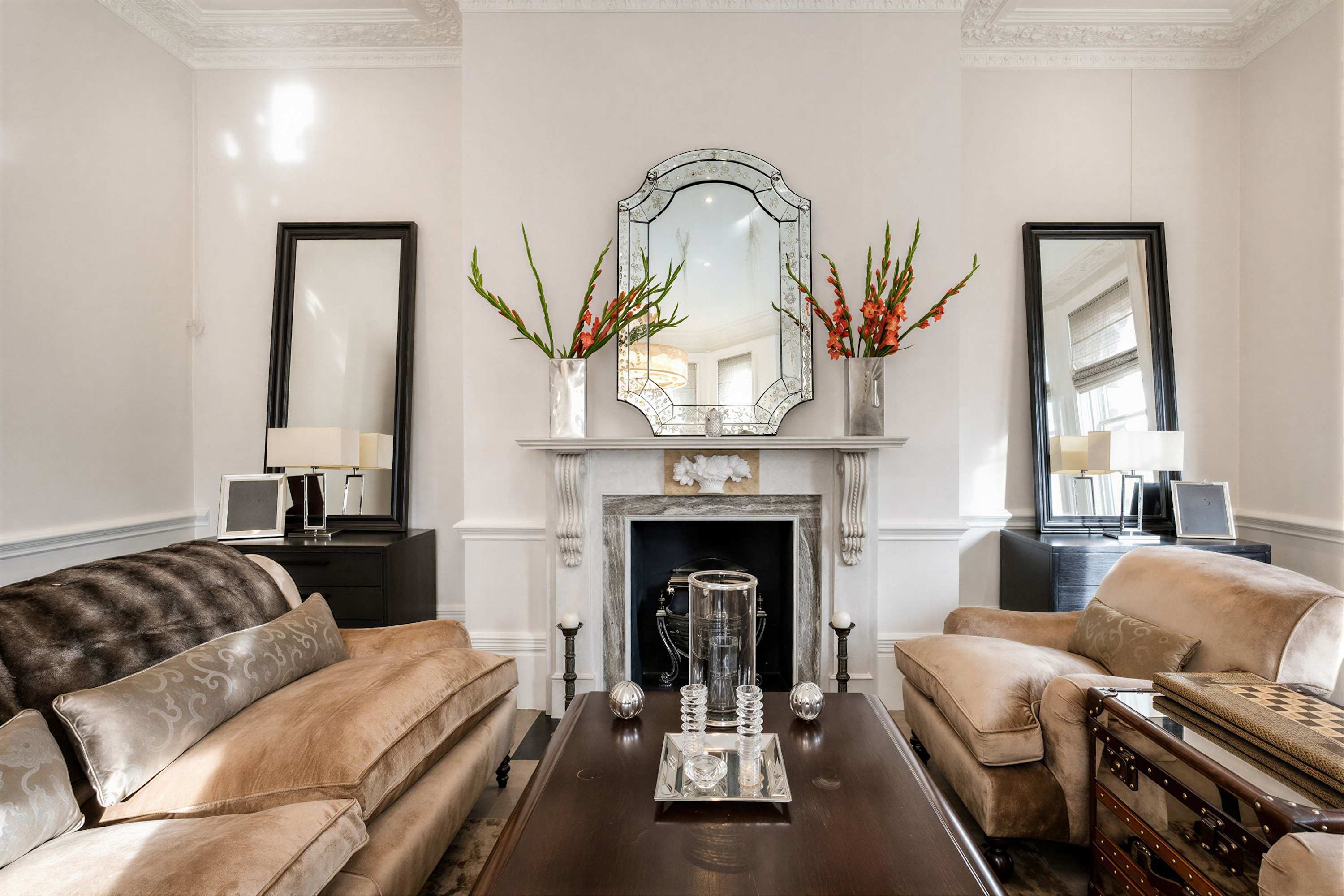 Grosvenor, Knightsbridge (TGV205) — photo 1